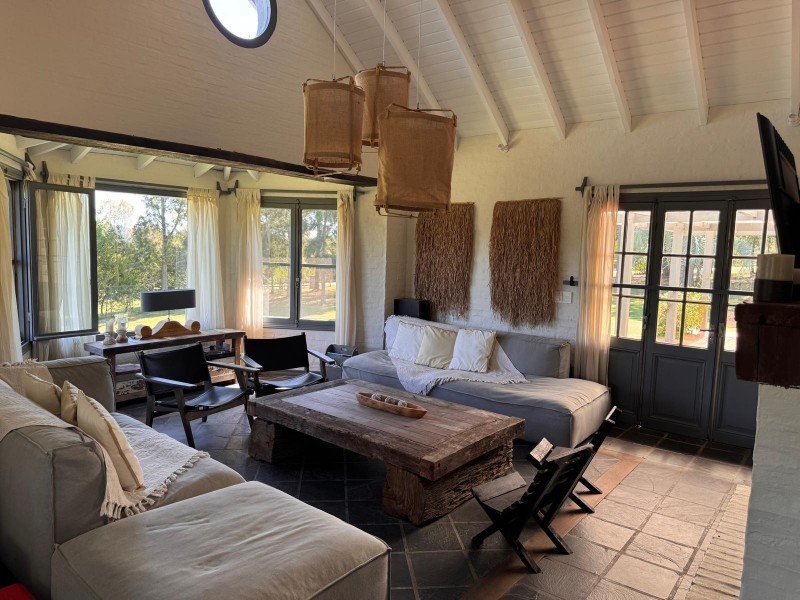 Casa de 5 dormitorios en Chackras del Este